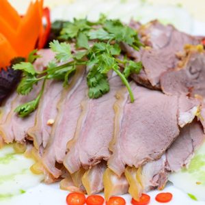 Thịt dê hấp